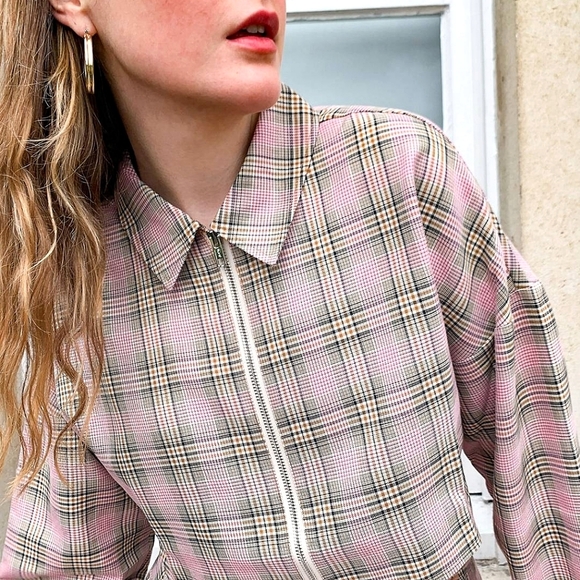 Collusion Pink Academia Plaid 90s Y2K Zip Up Cropped Shirt Size 8 NWOT - Picture 5 of 7